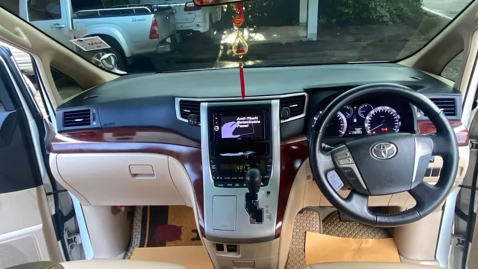 2010 Toyota Alphard, Vellfire II (AH20) 3
