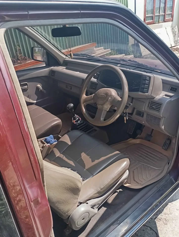 1996 Isuzu TFR III 3