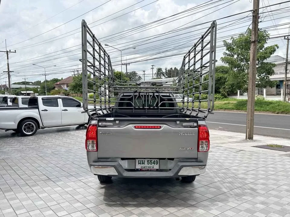 2020 Toyota Hilux VIII 2