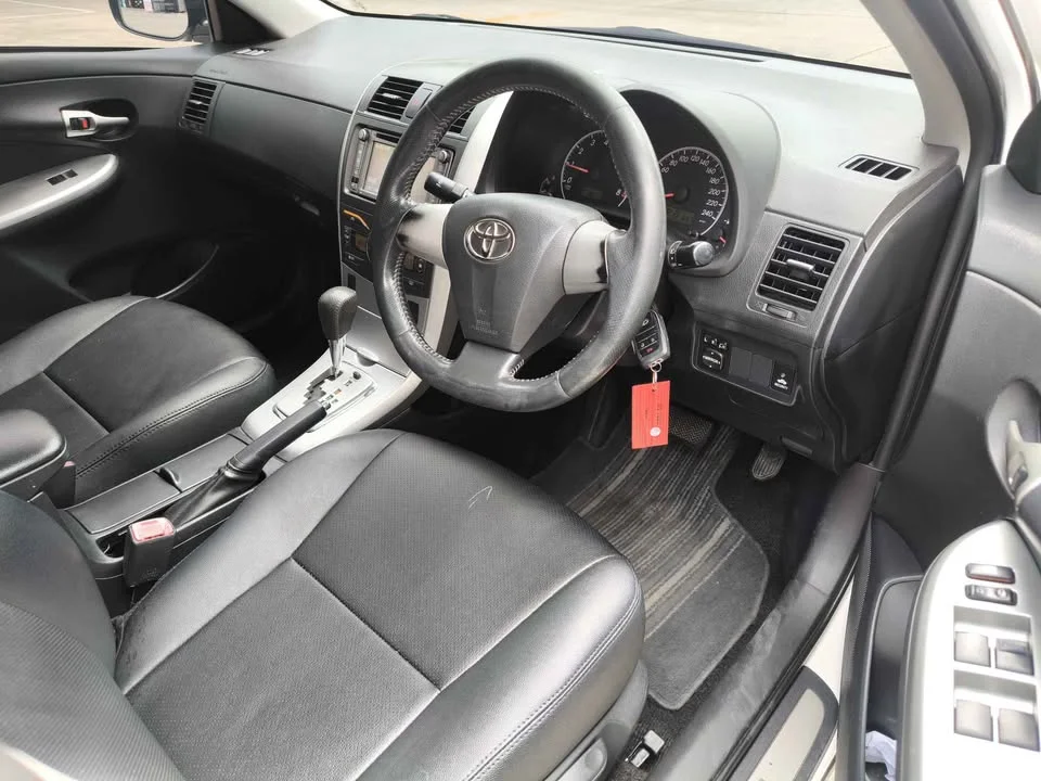 2013 Toyota Corolla Altis X (E140) 2