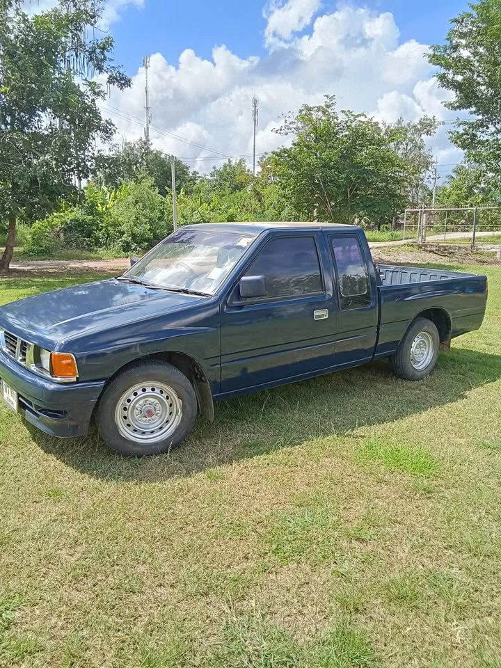 1992 Isuzu TFR III 2
