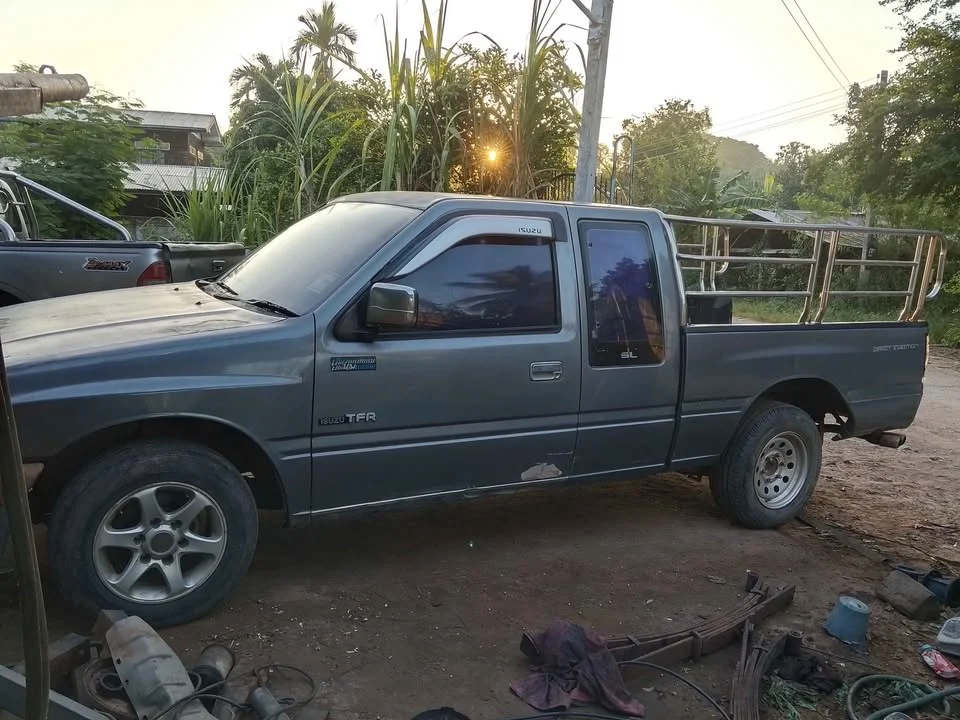 1991 Isuzu TFR III 3