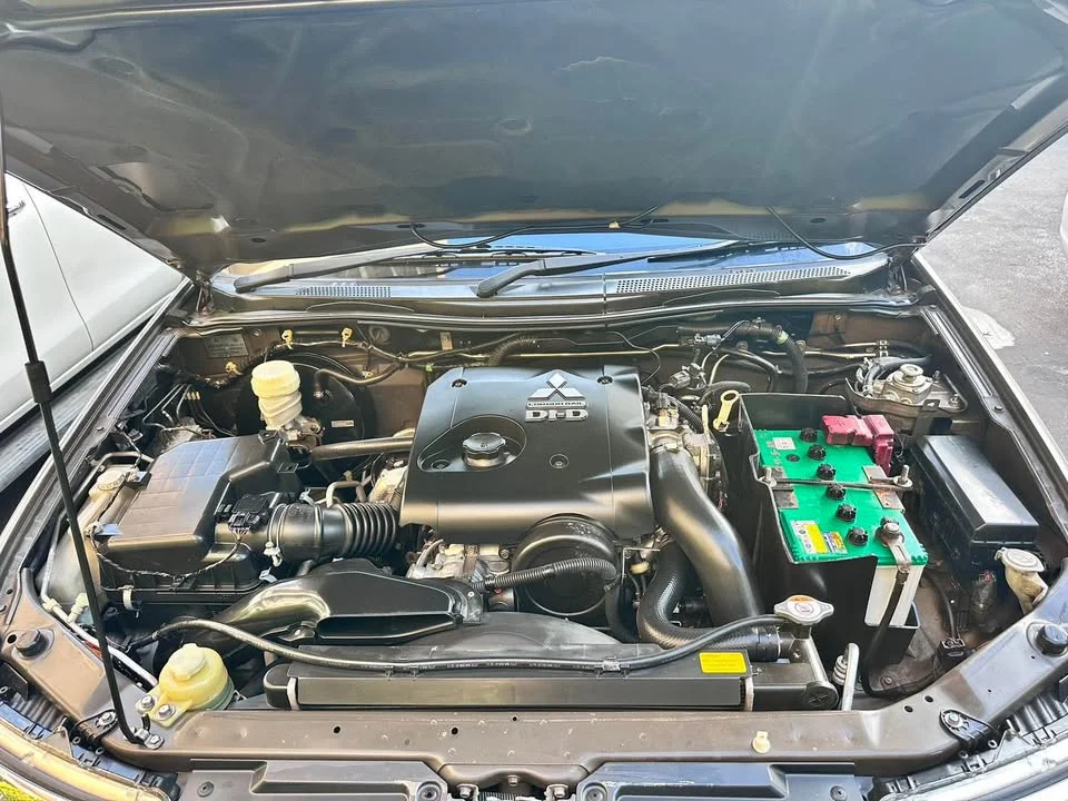 2011 Mitsubishi Pajero Sport II 3