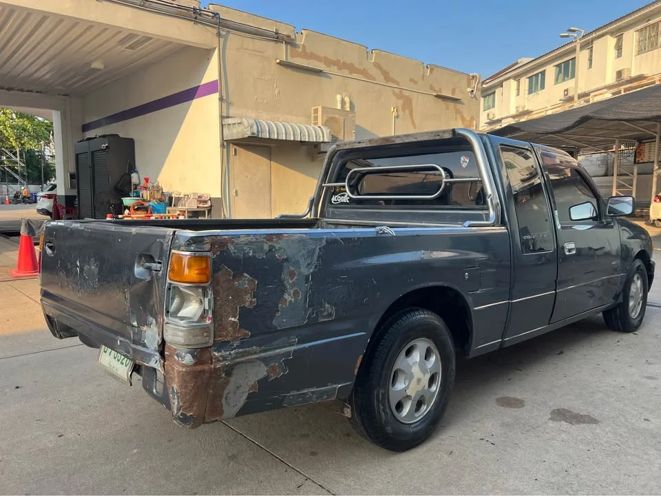1994 Isuzu TFR III 2