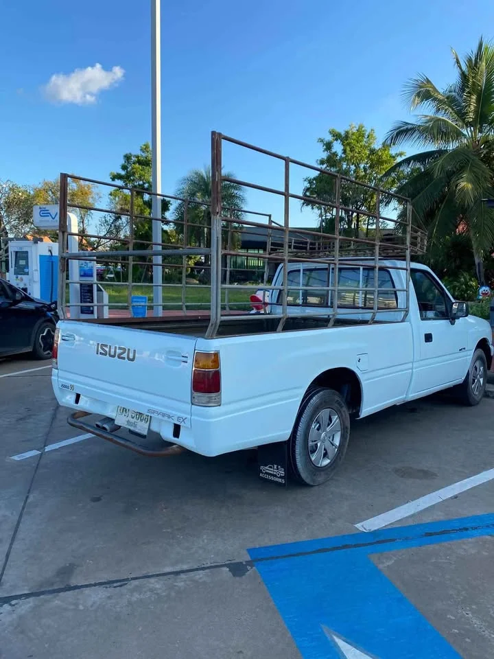 1990 Isuzu TFR III 3