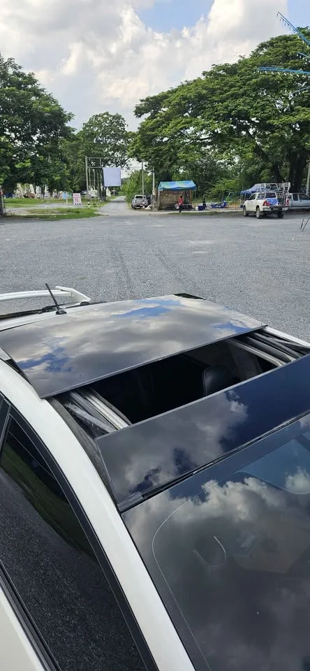 2013 Toyota Prius III 2