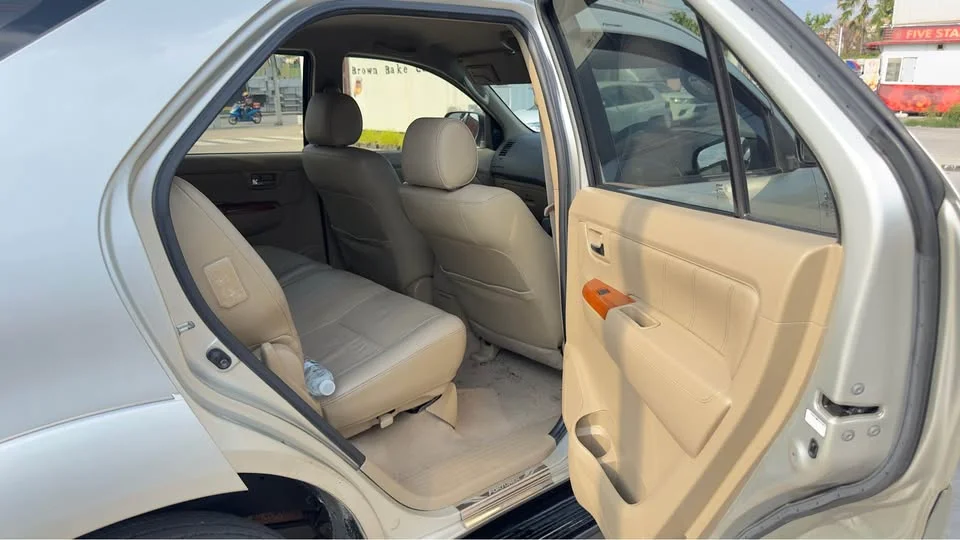 2010 Toyota Fortuner I 2