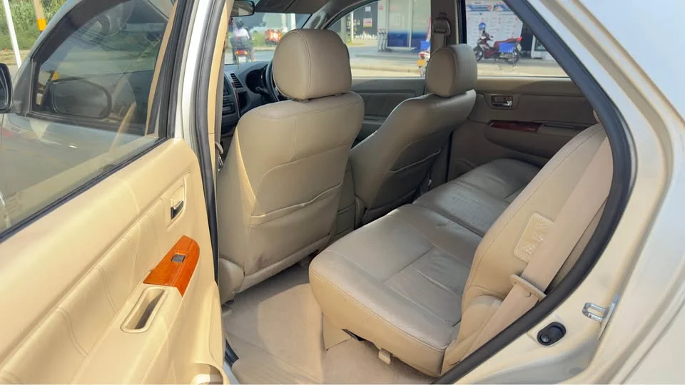 2010 Toyota Fortuner I 3