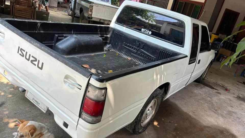 1993 Isuzu TFR III 3