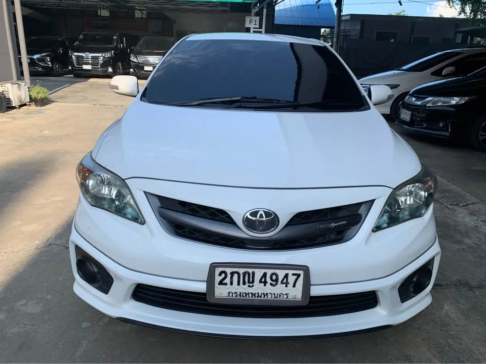 2013 Toyota Corolla Altis X (E140) 2