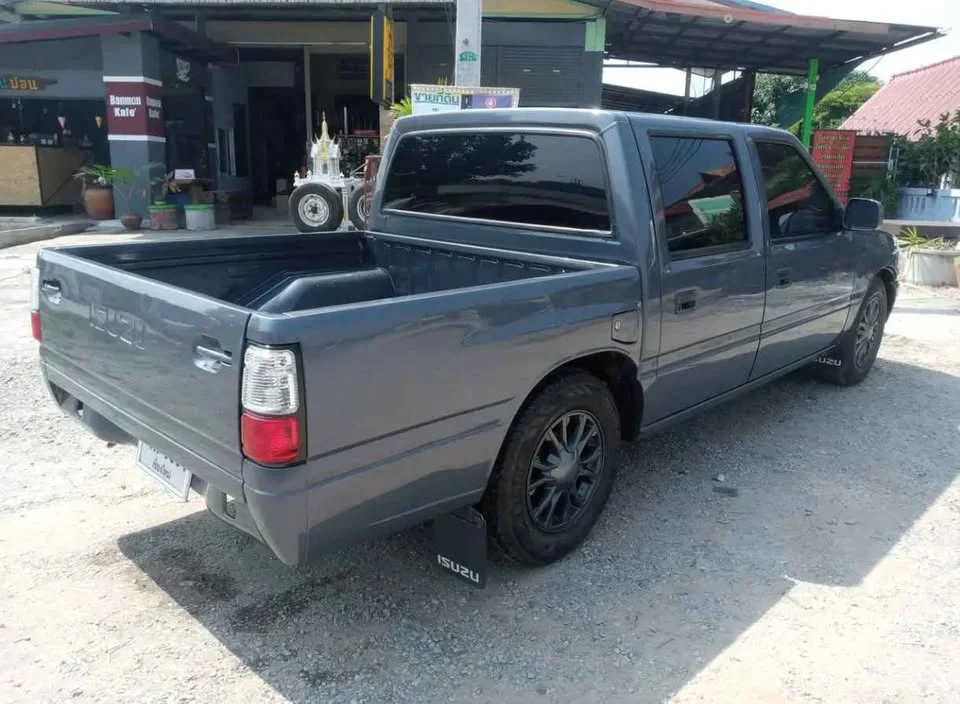1997 Isuzu TFR III 3