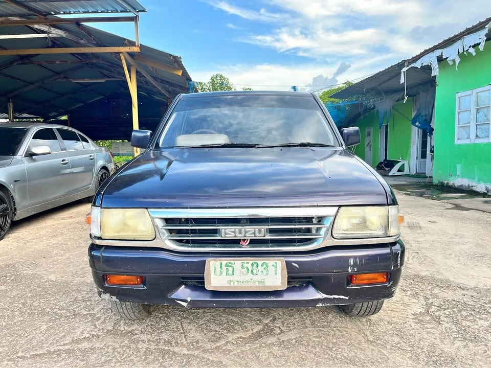 1996 Isuzu TFR III 2