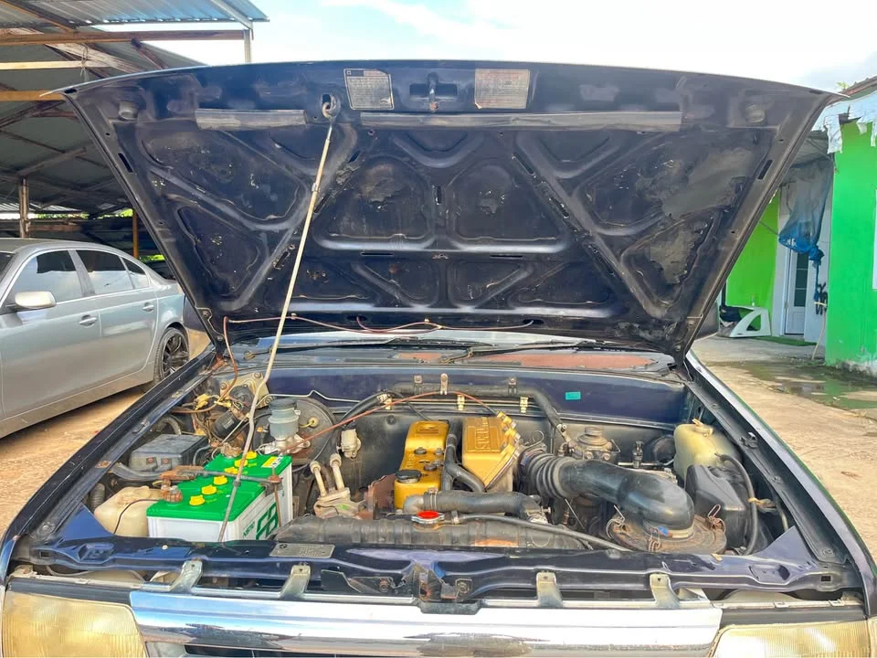 1996 Isuzu TFR III 3