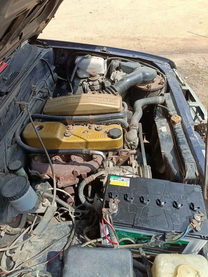 1992 Isuzu TFR III 2