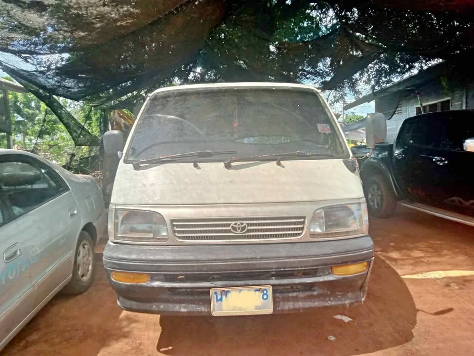 Toyota Commuter IV (H100) 3