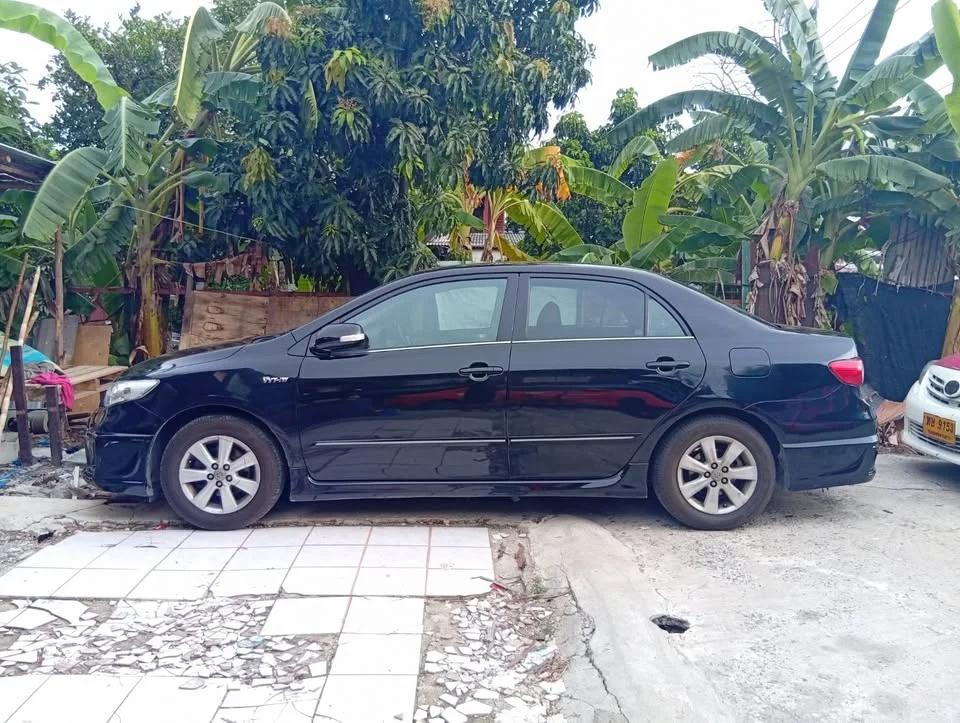 2013 Toyota Corolla Altis X (E140) 2