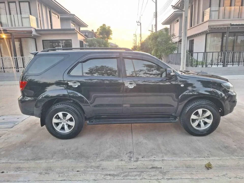 2005 Toyota Fortuner I 2