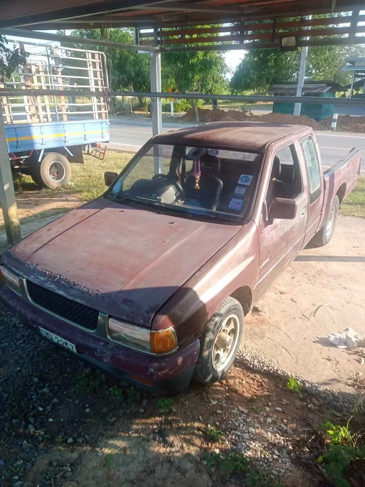 1995 Isuzu TFR III 2