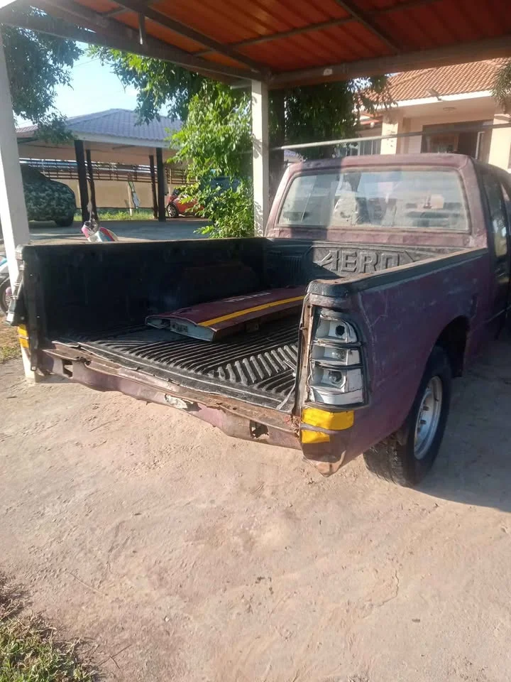 1995 Isuzu TFR III 3