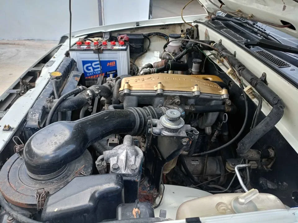 2004 Isuzu TFR III 2