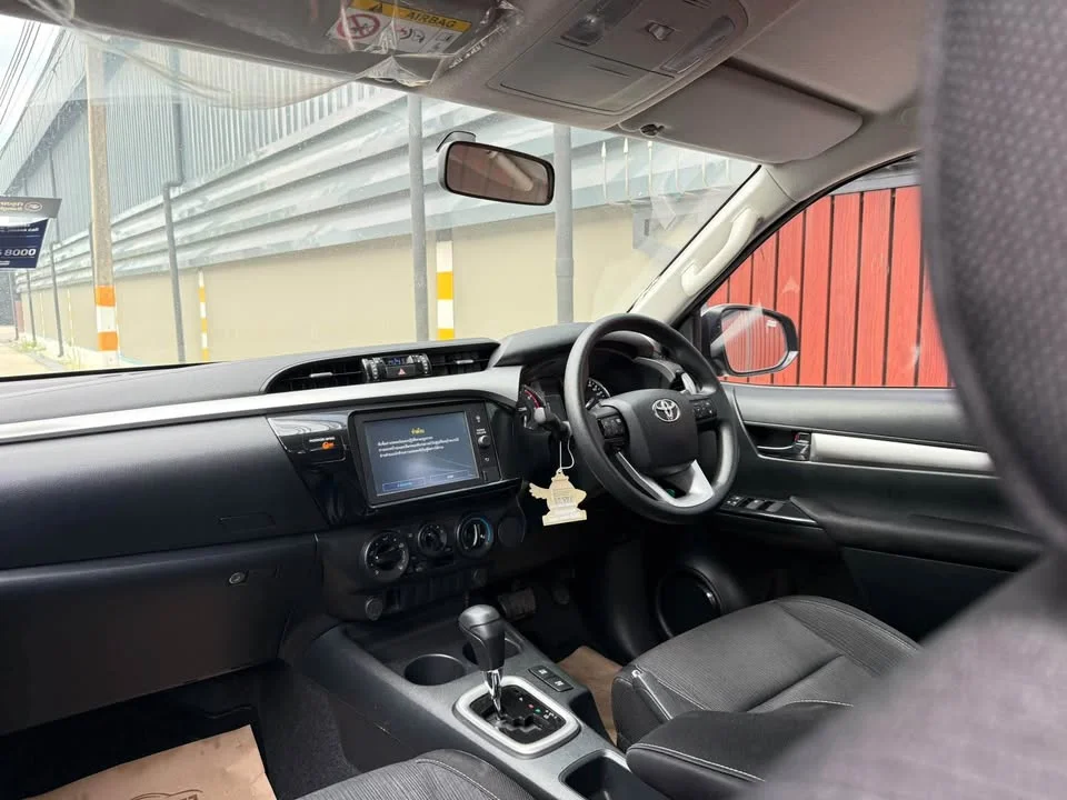 2020 Toyota Hilux VIII 3