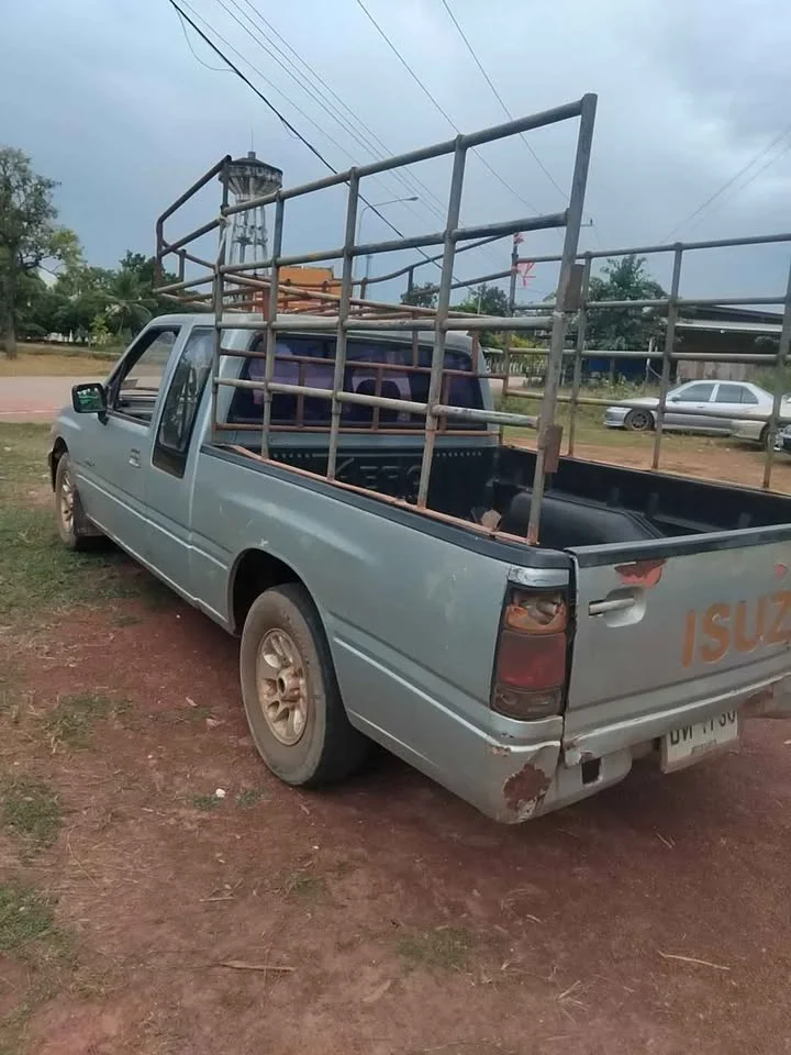 1990 Isuzu TFR III 3