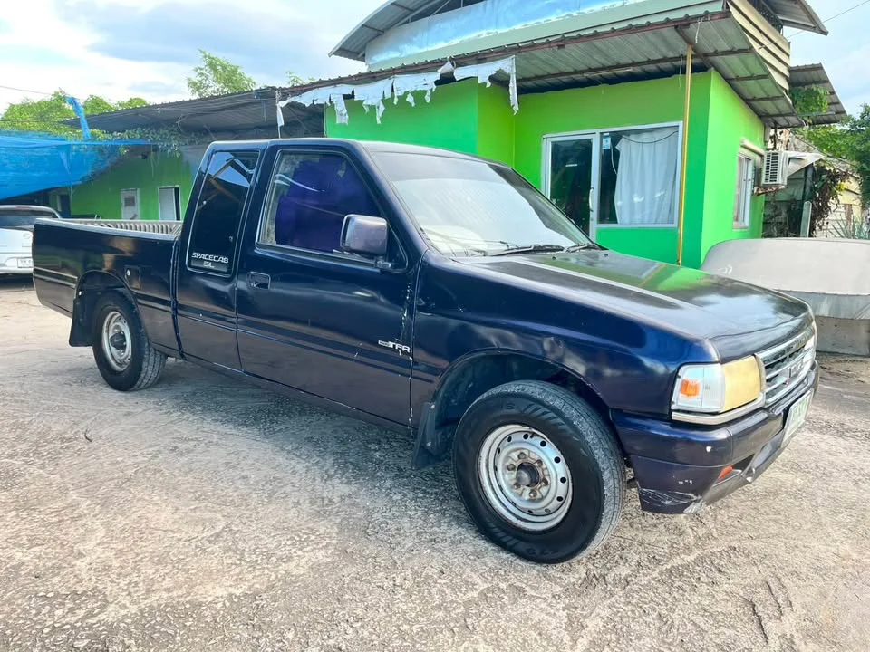 1996 Isuzu TFR III 2