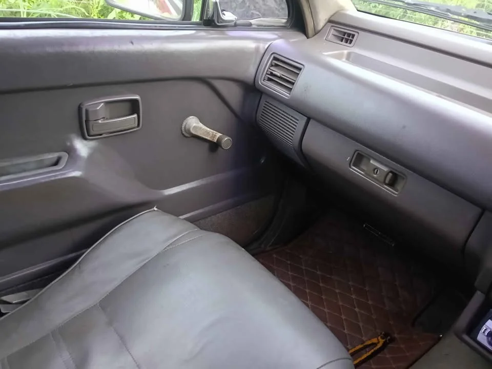 1991 Isuzu TFR III 2