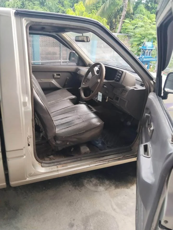 1992 Isuzu TFR III 3