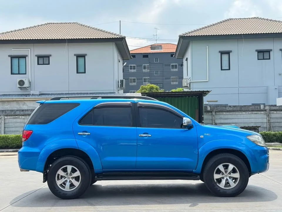 2005 Toyota Fortuner I 2