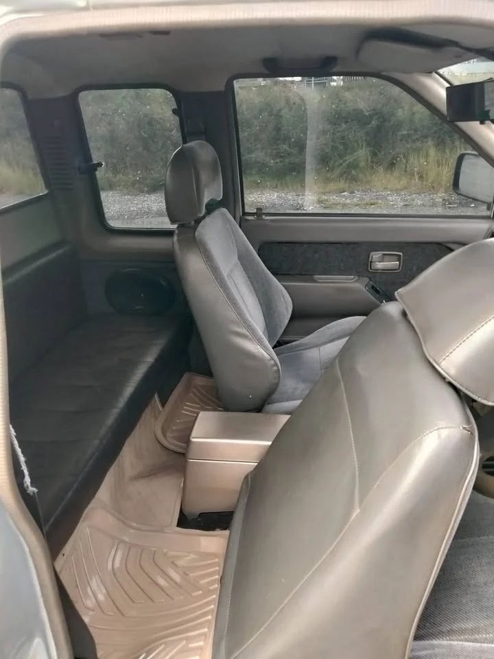 1996 Isuzu TFR III 2