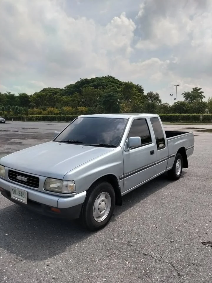 1996 Isuzu TFR III 3