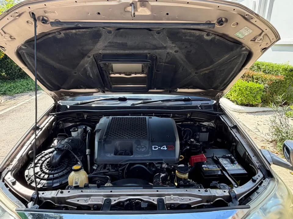 2010 Toyota Fortuner I 2