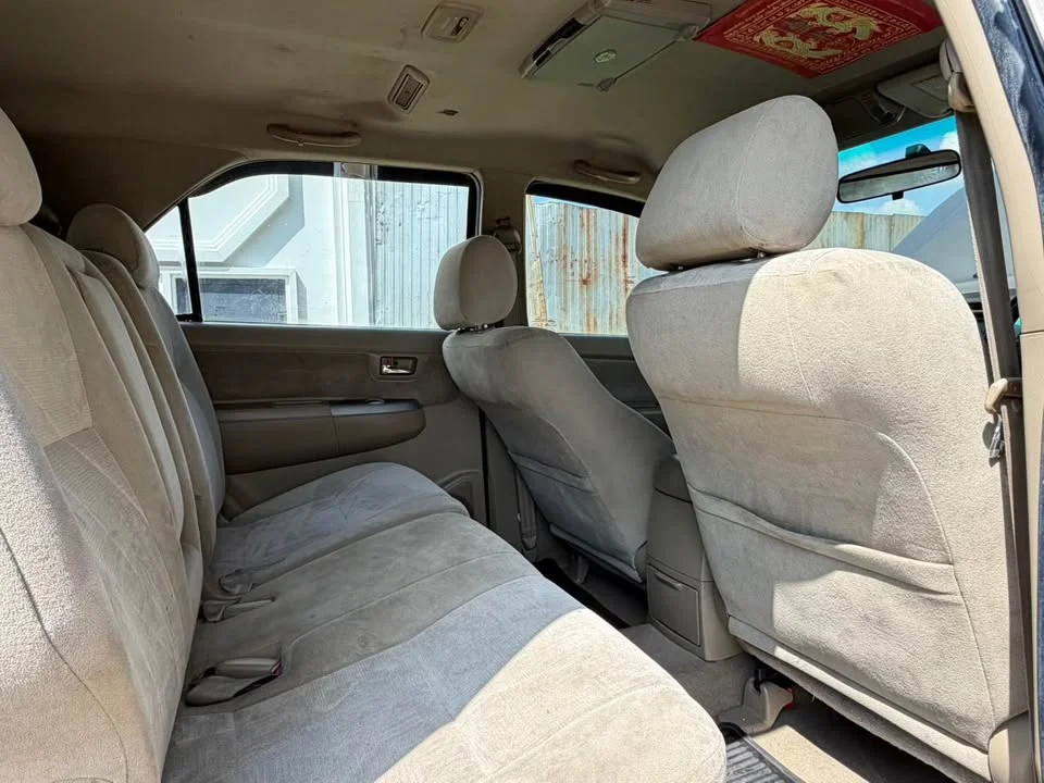 2010 Toyota Fortuner I 3
