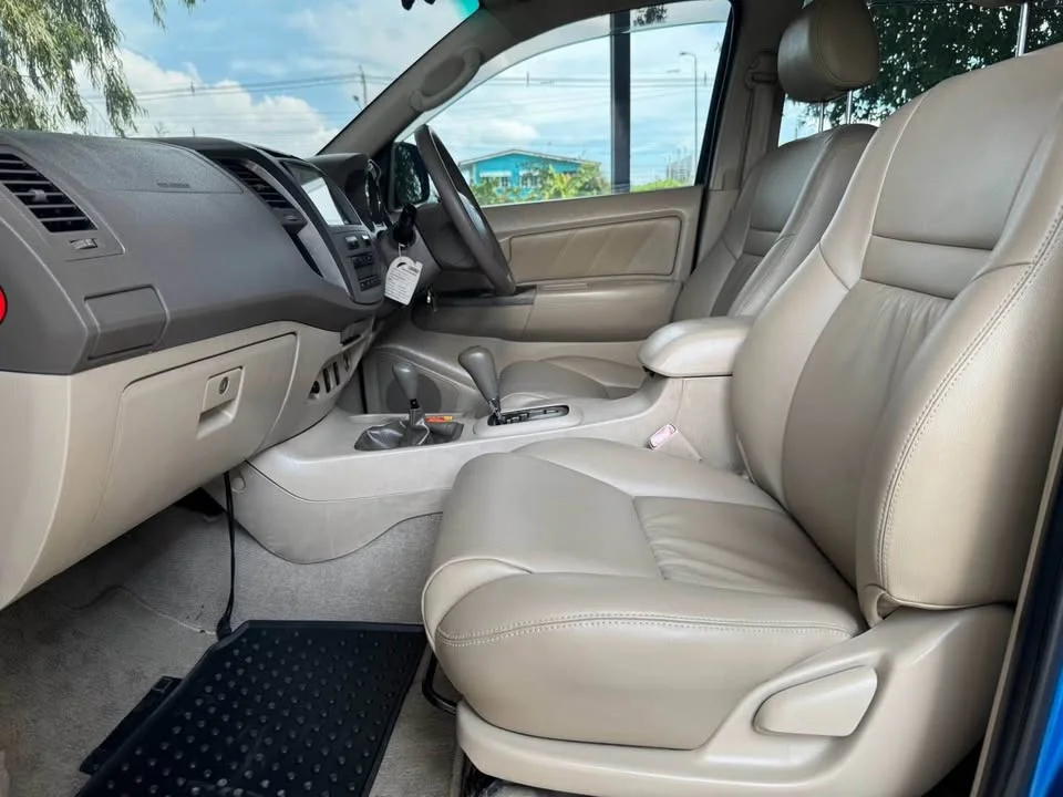2005 Toyota Fortuner I 3
