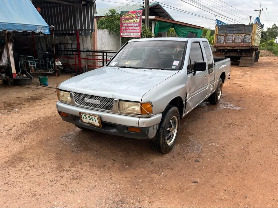 2008 Isuzu TFR III 2