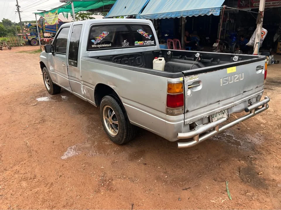 2008 Isuzu TFR III 3