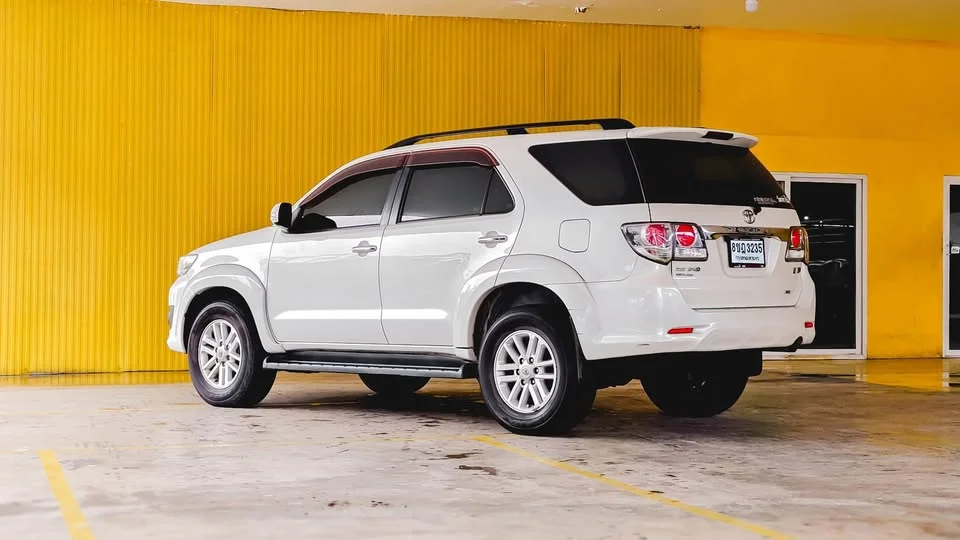 2011 Toyota Fortuner I 2